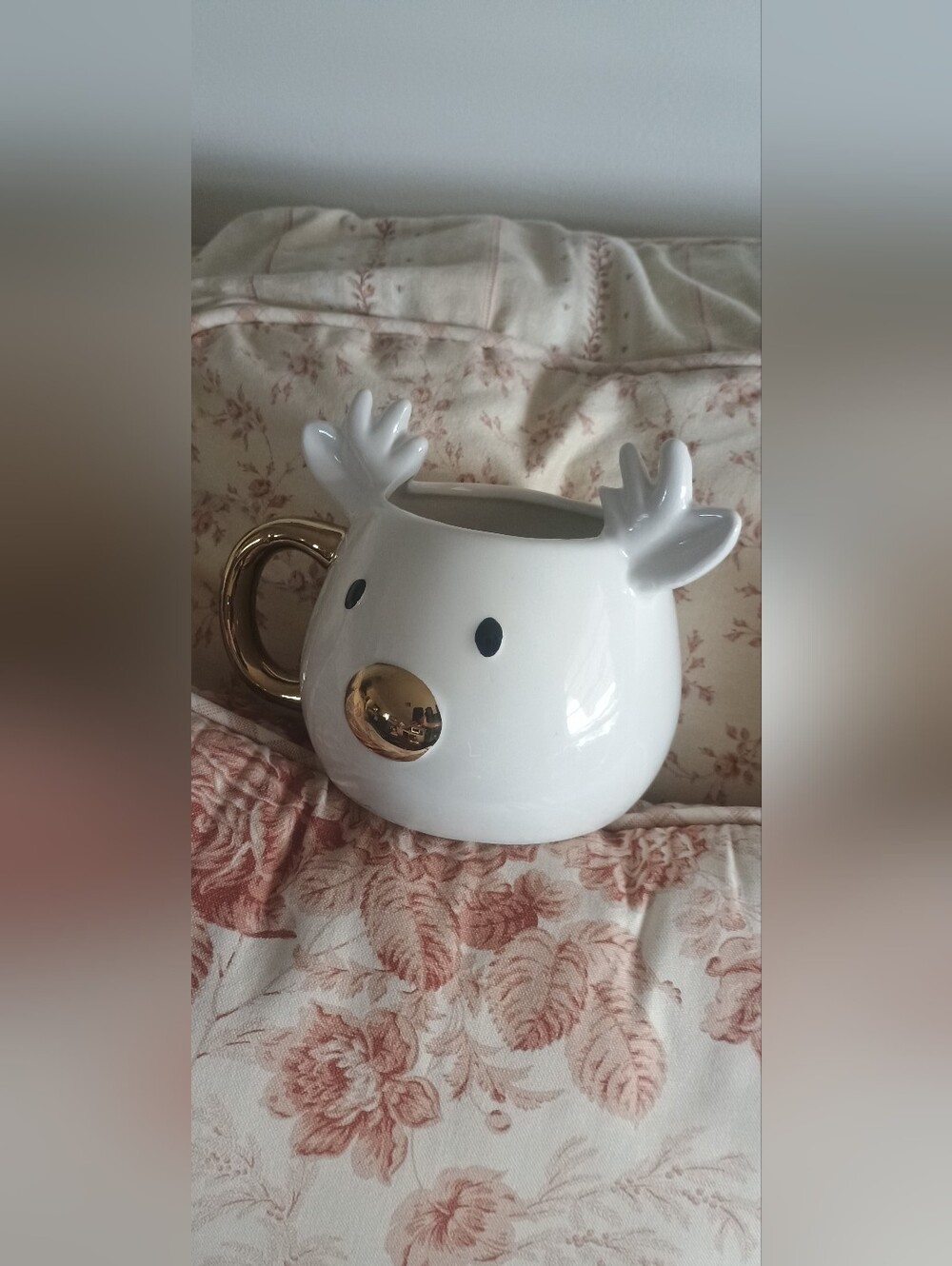 White Reindeer Mug with Gold Accents
